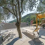 In With House Sea View Avegno