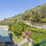 In With House Sea View * Avegno